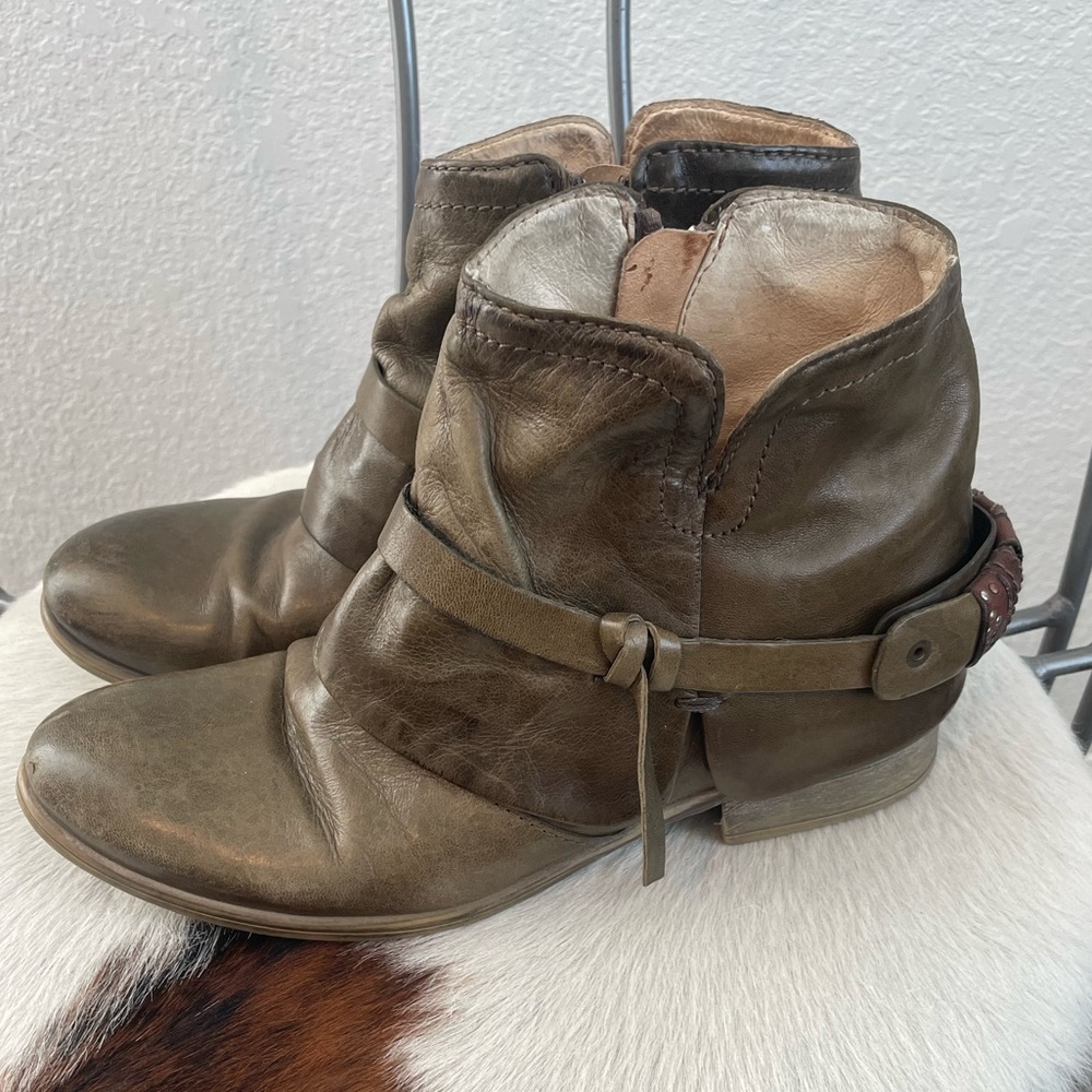 Mjus Italian Pelham Bootie in Olive